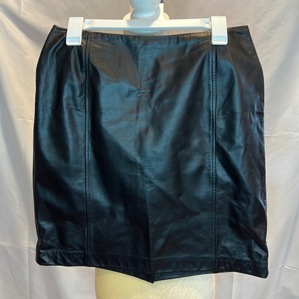 Ann Taylor Loft Leather Mini Skirt size 10 p petite